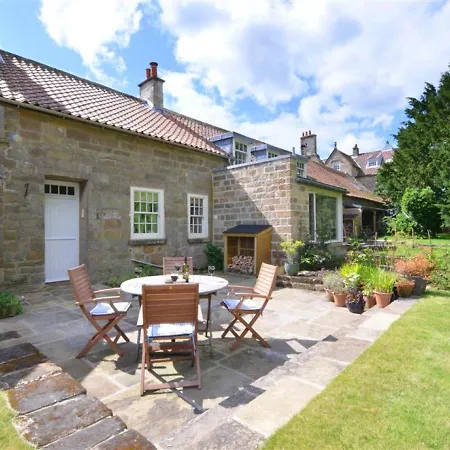 Courtyard Holiday home