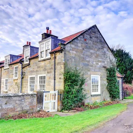 Courtyard Battersby