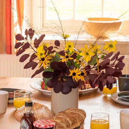 Courtyard Holiday home Battersby